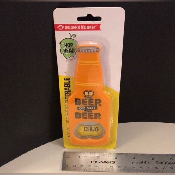 ❌Must Bundle❌🍺Silicone Bottle Key with Metal Opener-NWT - Picture 2 of 4